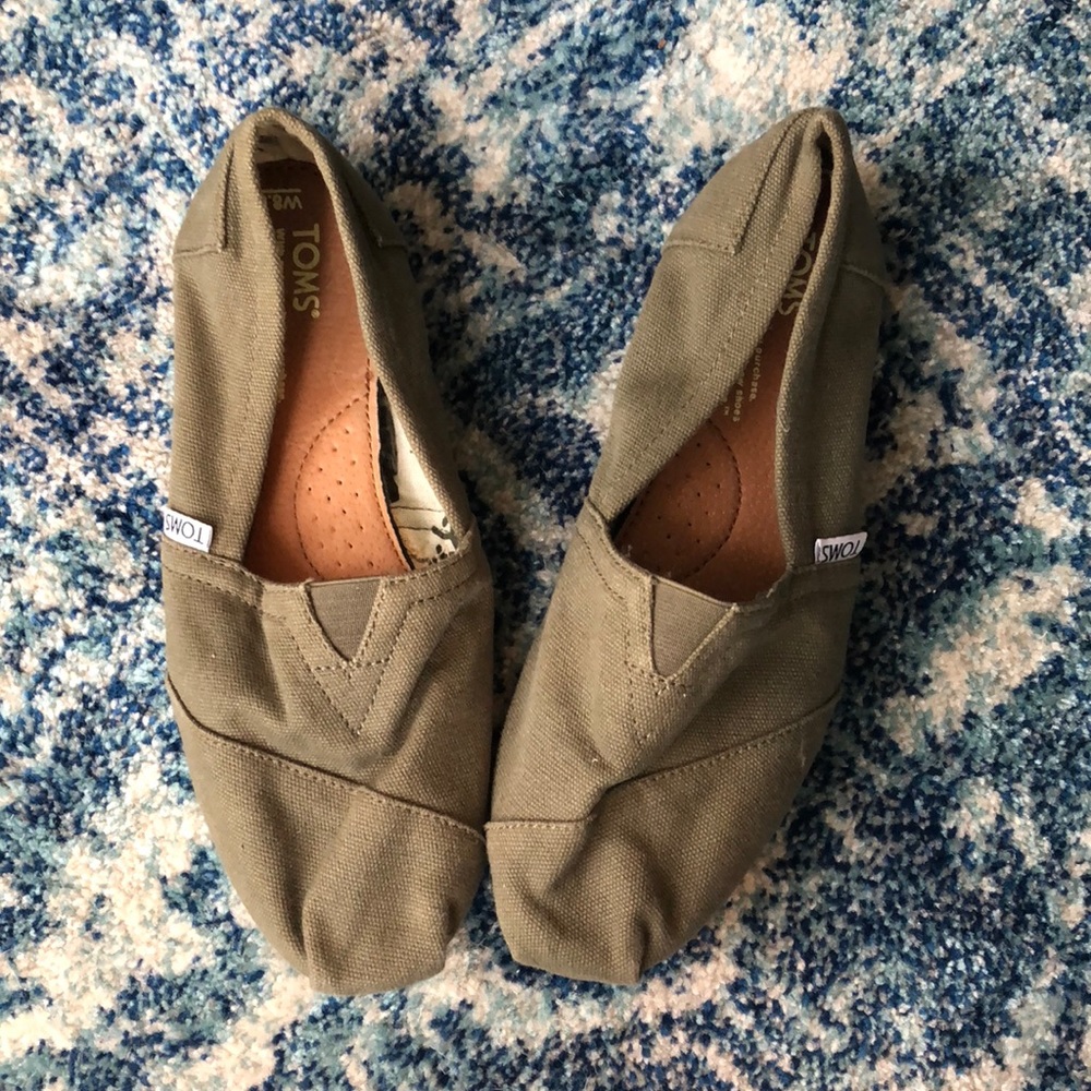 Like New Army Green Toms